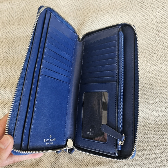 Almost new Kate Spade wallet wristlet - Picture 9 of 15